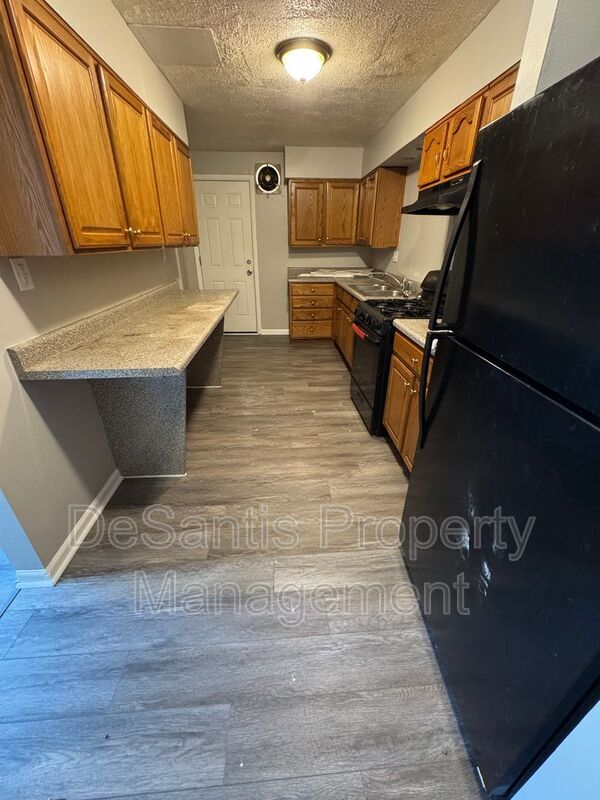 Building Photo - 718 Ridge Ave