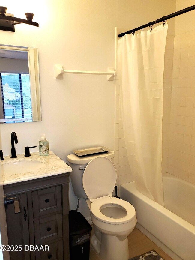 Building Photo - 165 White Fawn Dr