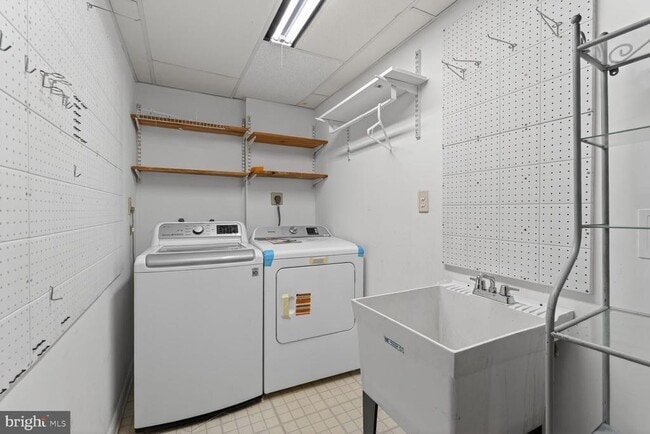 Building Photo - 8060 Morning Meadow Ct