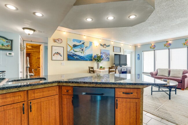 Building Photo - 1605 S Ocean Blvd