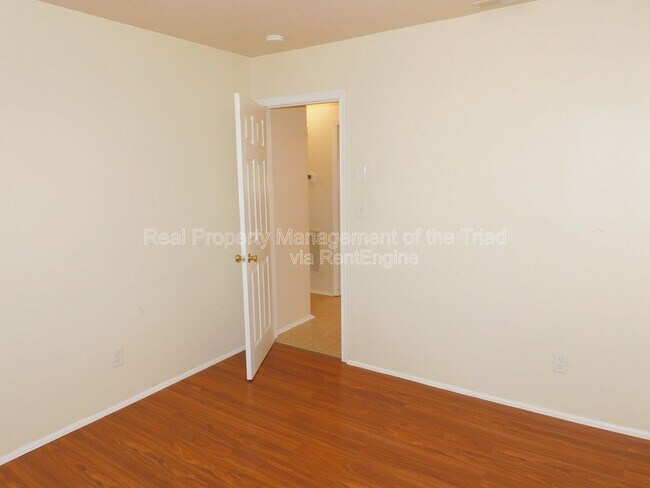 Building Photo - 4216 Parker St