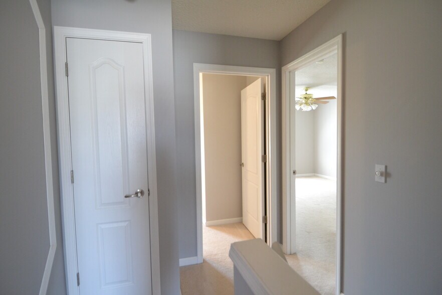 Building Photo - 1900 Salter Pl