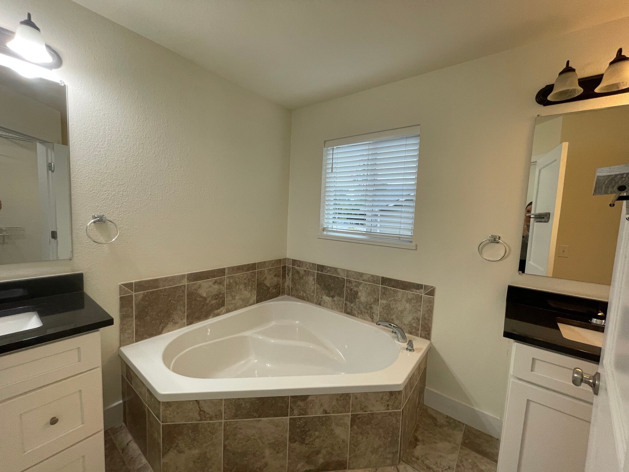 Building Photo - 627 N 3rd St