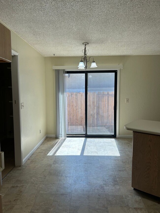 Building Photo - Come See Today