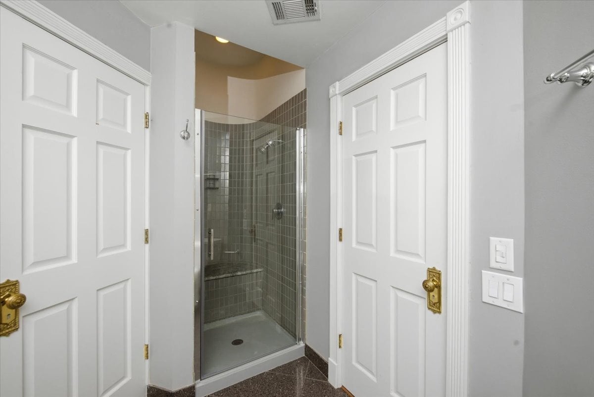 Building Photo - 501 N Wells St