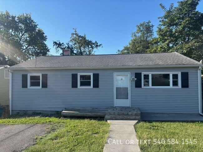 Building Photo - 4230 Moomaw Ave NW