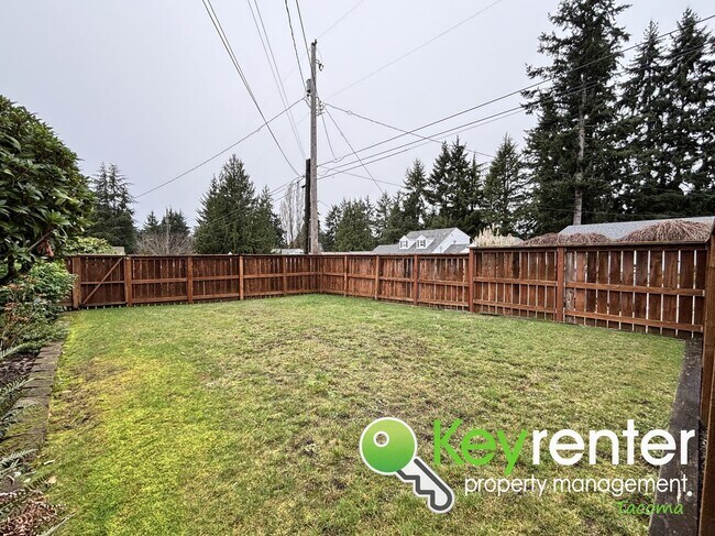 Building Photo - 7920-7922 37th St Ct W