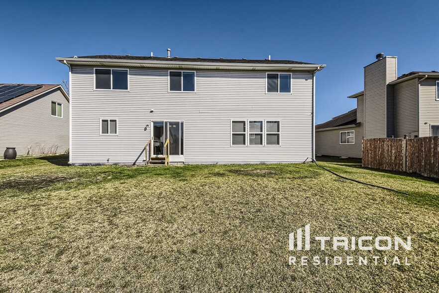 Primary Photo - 3501 Stone Creek Dr