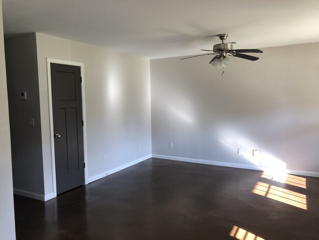 View of living room from kitchen - 81 Villa Lane