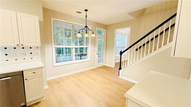Building Photo - 2321 Clipper Ln