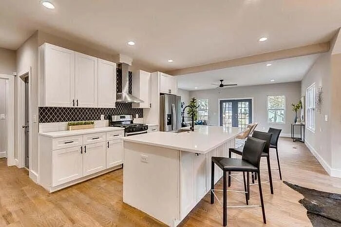 Building Photo - 816 Beechwood Ave SW