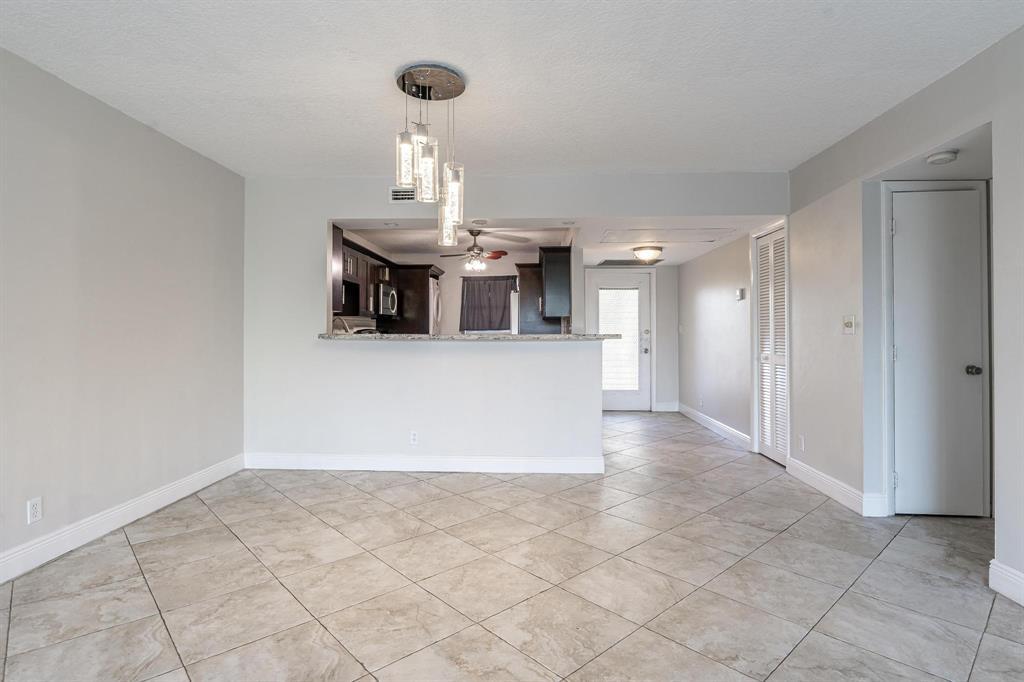 Building Photo - 2850 Forest Hills Blvd