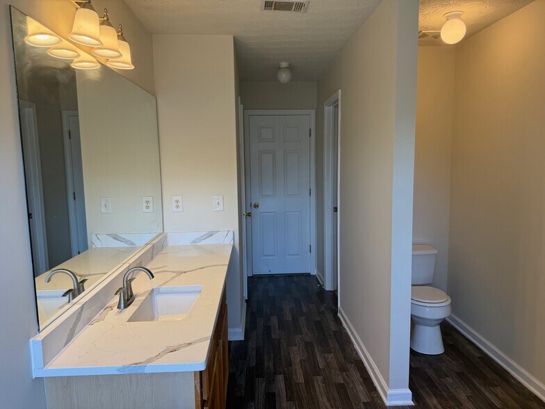 Building Photo - 259 Hardy Lillies Dr
