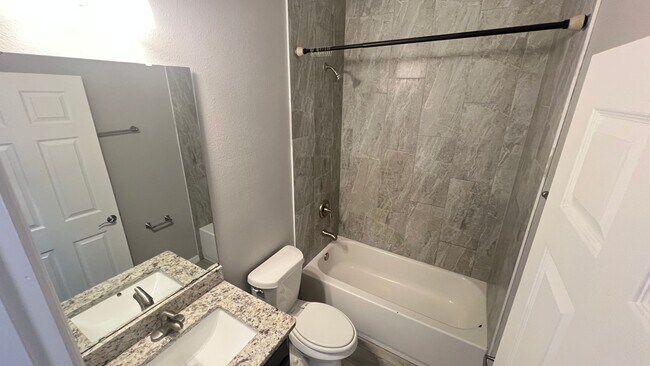 Building Photo - Beautiful 3 Bedroom, 2 Bathroom Home in Palm Bay!!