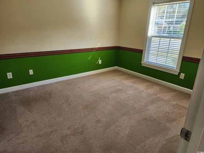 Building Photo - 176 Whispering Oaks Dr