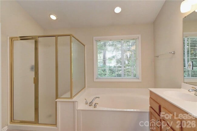 Building Photo - 10496 Gunnison Ln