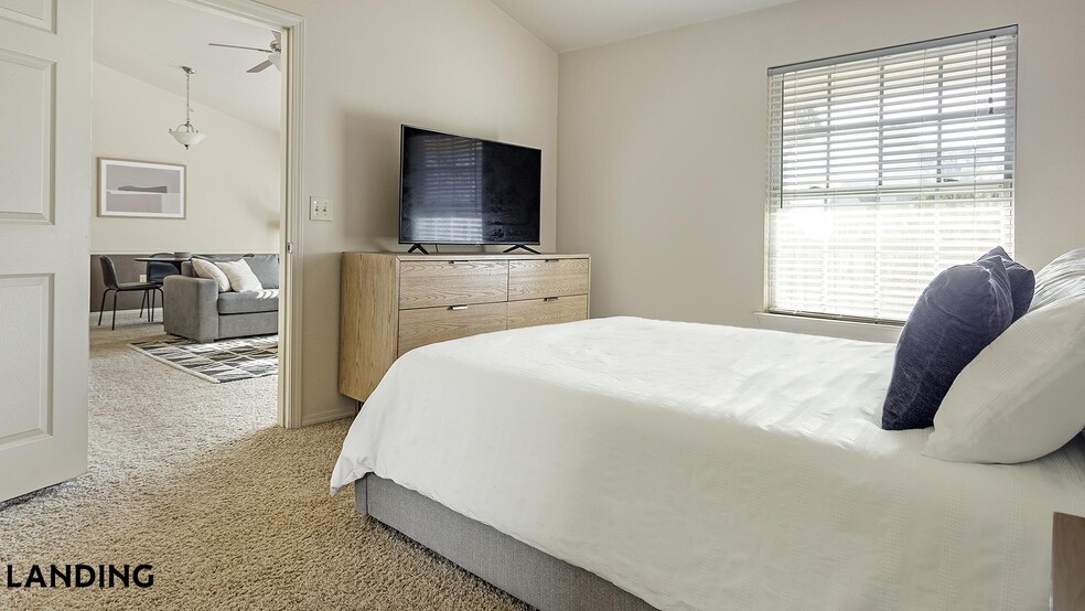 Building Photo - 2700 N 7th St