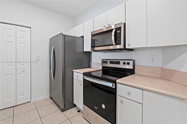 Building Photo - 2258 NE 42nd Ave