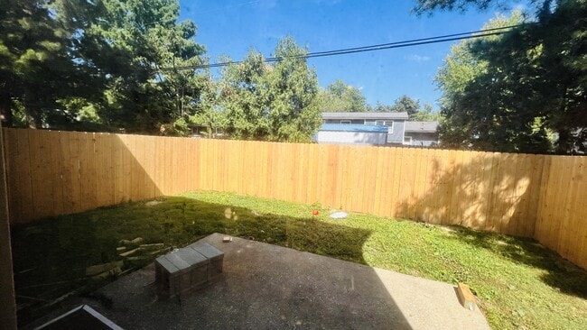 Building Photo - 431 S Village Ct