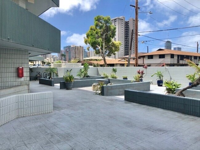 Building Photo - Charming 2 bed, 2 bath, with 1 secured covered parking stall and In-Unit Washer/Dryer. Available ...