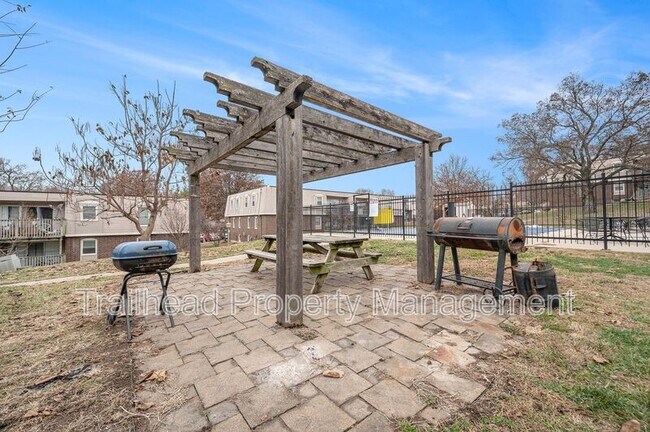 Building Photo - 7716 W 85th St