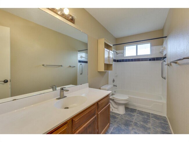 Building Photo - 3912 Lemos Dr