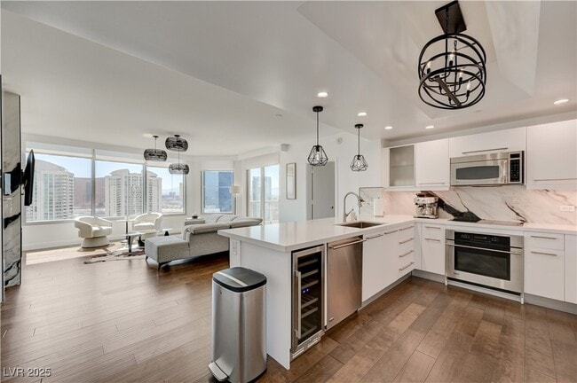 Building Photo - 222 Karen Ave