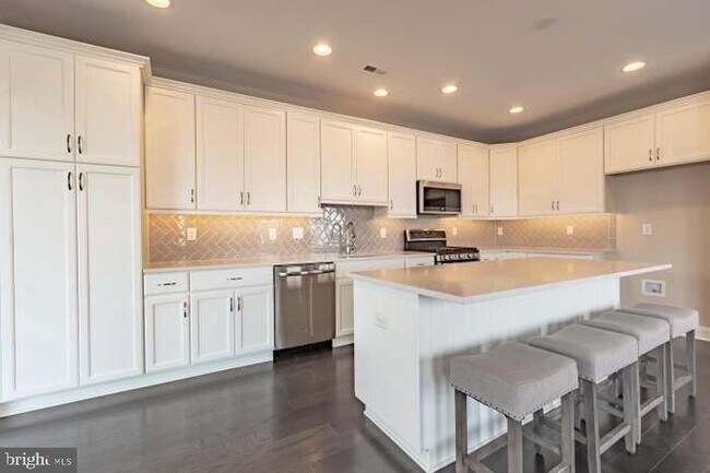 Building Photo - 275 Hillstone Cir
