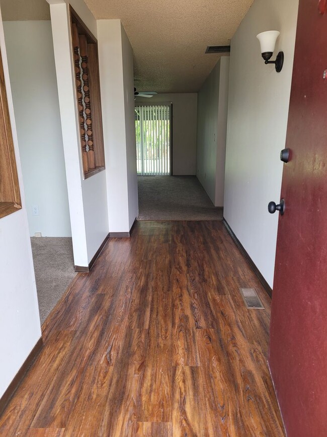 Building Photo - 3 bedrooms 2 bath