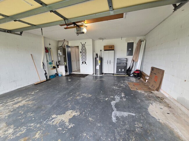 Building Photo - Port St. Lucie Single-Family home with Fenced Yard and Pool! FULLY FURNISHED!