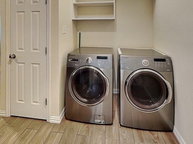 Building Photo - 3914 Sonora Ave