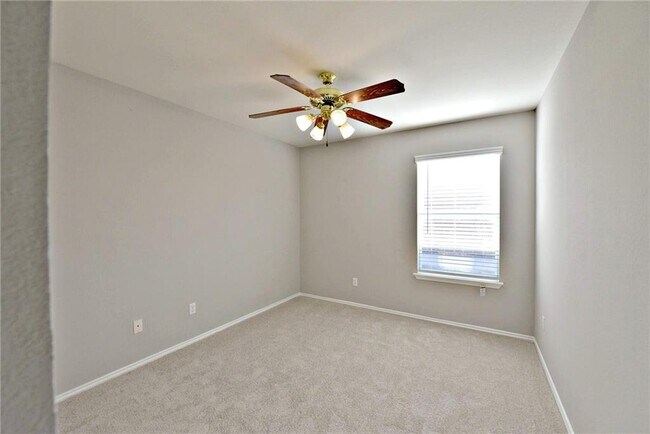 Building Photo - 510 Golden Gate Dr