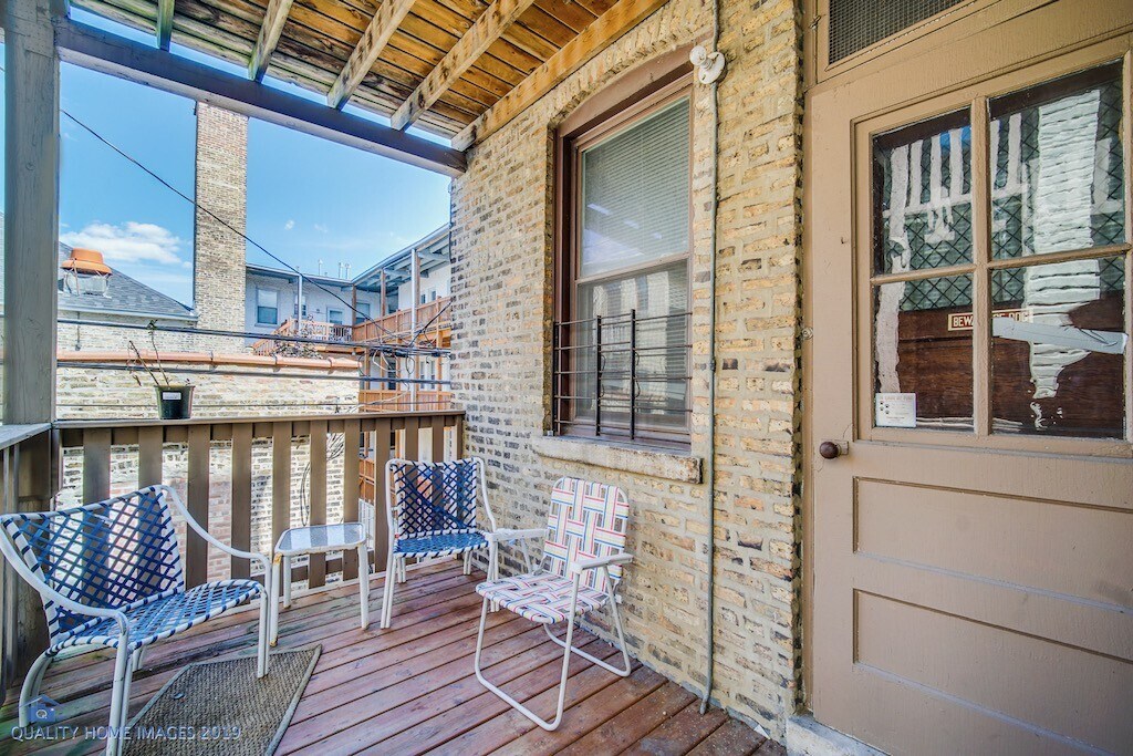 Building Photo - 2774 N Kenmore Ave