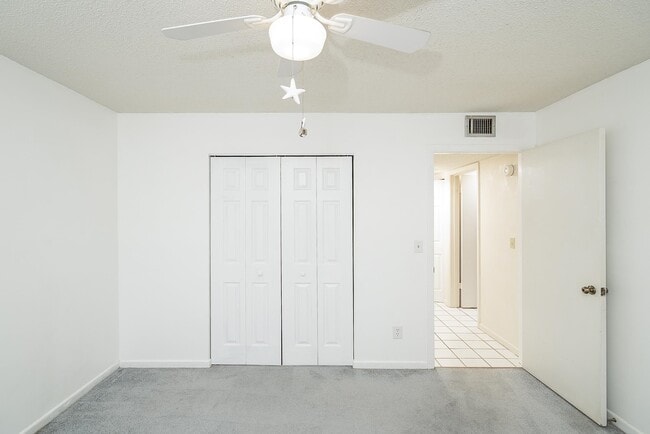 Building Photo - 10 Cristina Ct