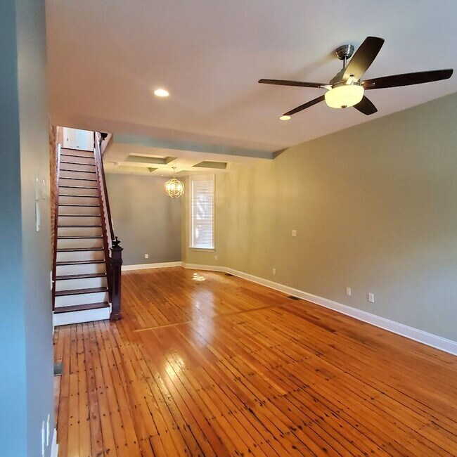 Building Photo - 143 S. Linwood Ave/4 Bed, 4.5 Bath TH in P...