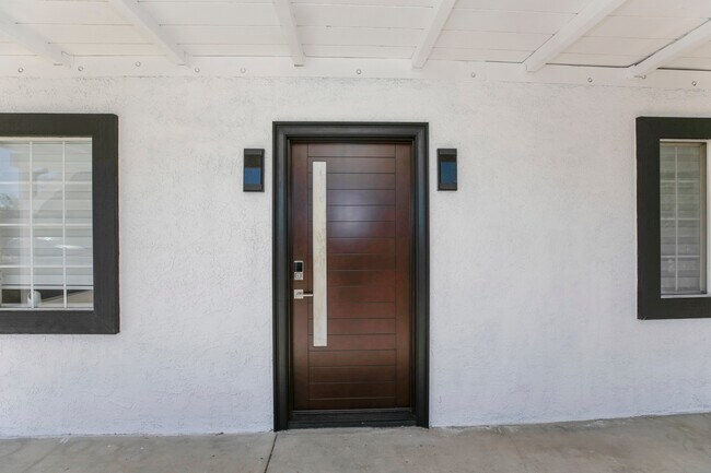 Building Photo - 10955 Burnet Ave
