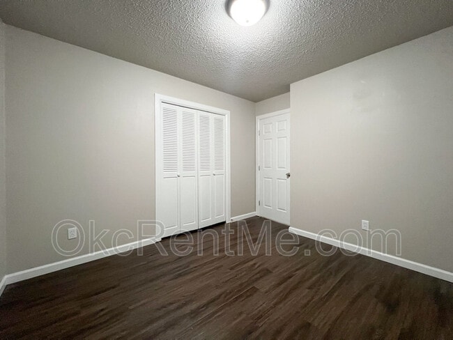 Building Photo - 106 Thompson Dr