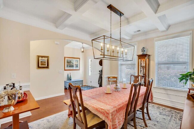 Building Photo - Gigantic Gorgeous Home in Pooler!