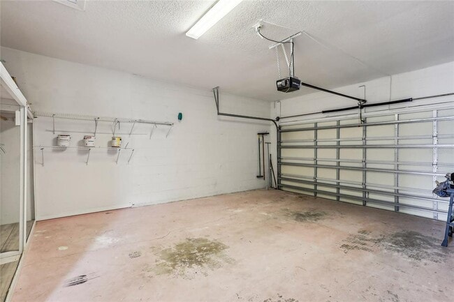 Building Photo - 235 Royal Palm Dr