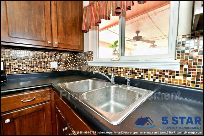 Building Photo - 7830 Basswood Ave