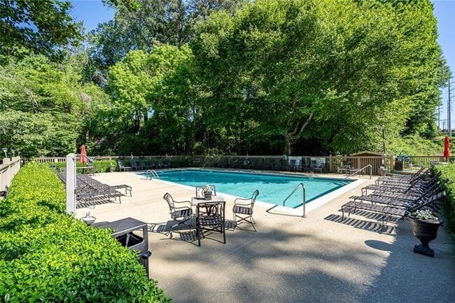 Building Photo - 1445 Monroe Dr NE