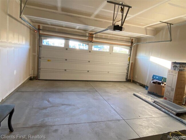 Building Photo - 22490 Woodbridge Ln