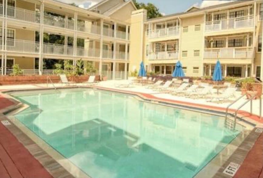 Building Photo - 1000 W Horatio St