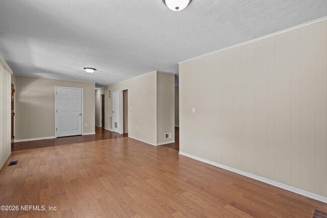 Building Photo - 253 Cowry Rd