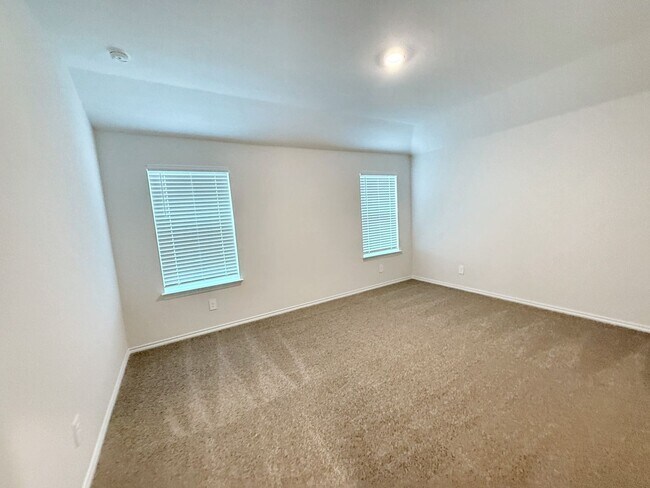 Building Photo - 4/2 in Sweetwater Springs Community, Sherman