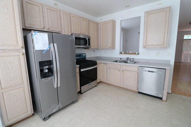 Building Photo - 3 BD Townhouse in Brightwood Forest (Stafford, VA)