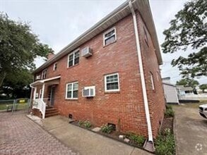 Building Photo - FOR RENT OCEAN VIEW AREA