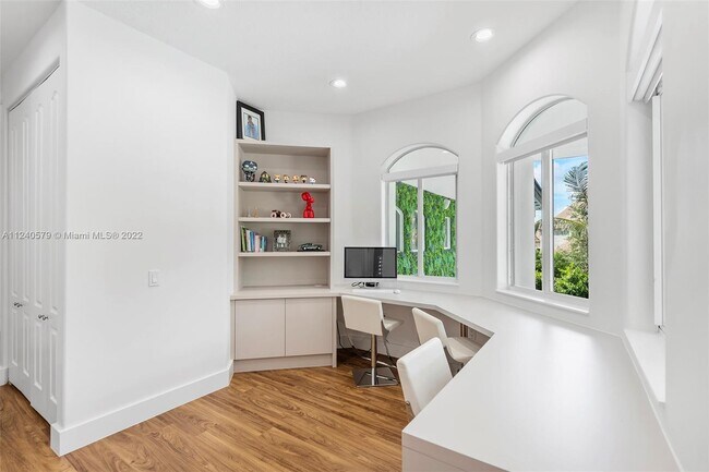 Building Photo - 5801 Melaleuca Rd