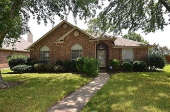 Building Photo - 6000 Arlington Dr