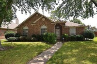 Building Photo - 6000 Arlington Dr